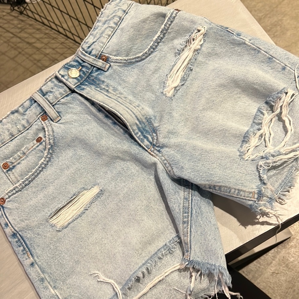 Zara Bermuda shorts size 4